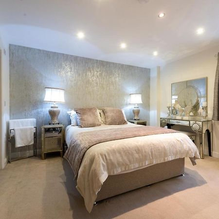 Courtyard Mews Apartment Wakefield Bagian luar foto